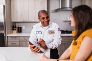 What's the Difference Between a Circuit Breaker and a Fuse Box?